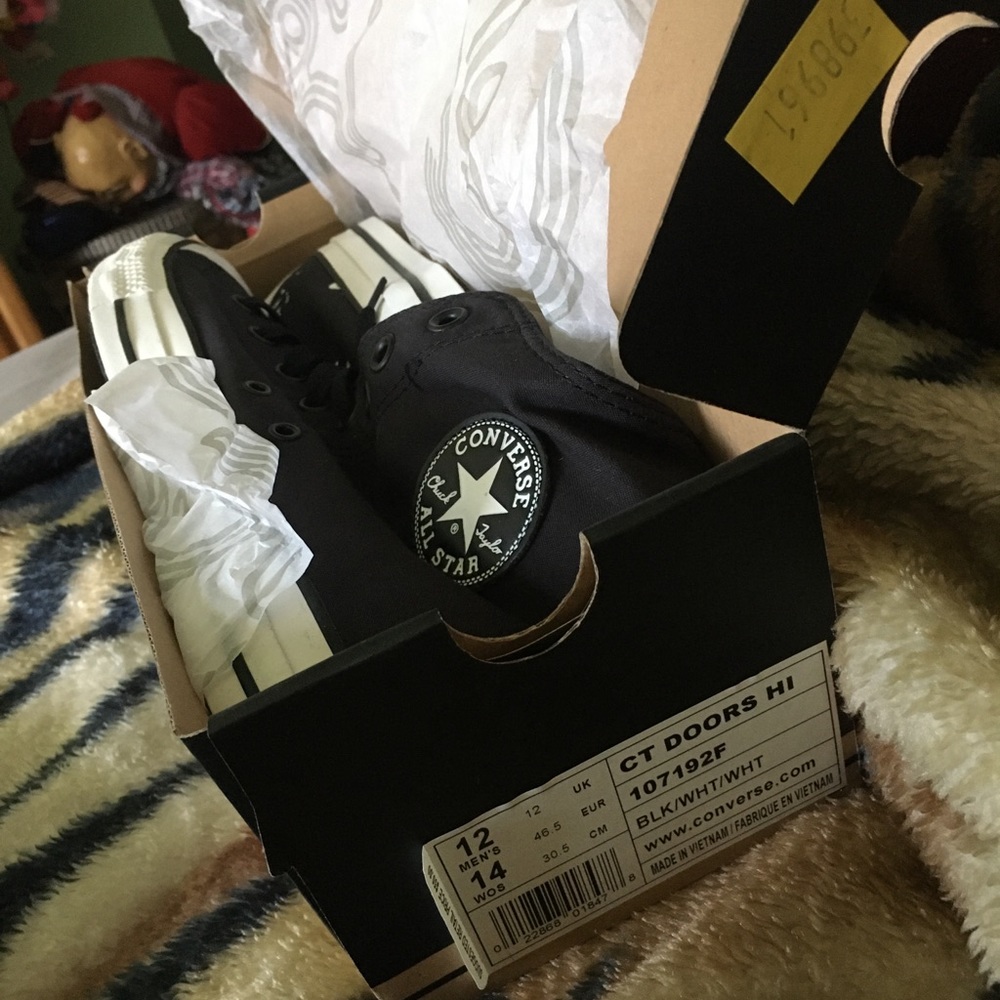Converse - Picture 2 of 6